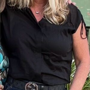 🌺H&M Black sleevless Top🌺